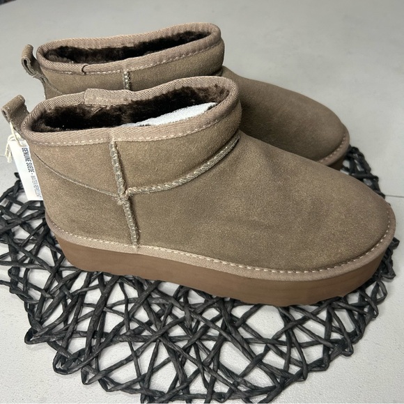 ❌SOLD❌NWT- CUSHIONAIRE Hippy Platform Ankle Boots Size 10 Genuine Suede - TAUPE - Picture 4 of 7